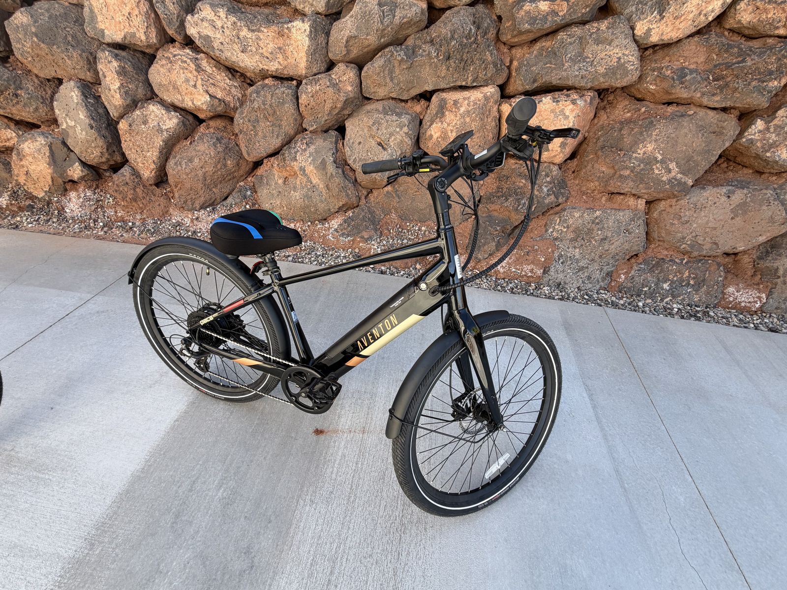 Aventon Pace E - Bikes