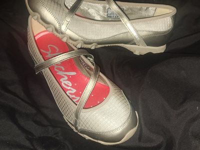 Skechers Women's Silver Mary Jane Style Shoes - Size 8.5, Machine Washable