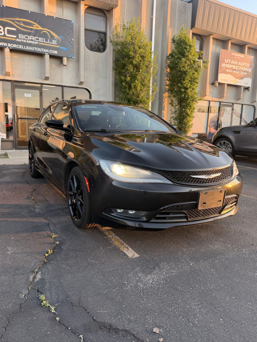 2016 Chrysler 200 