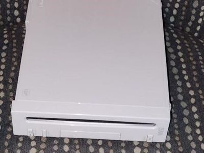 Backwards compatible Nintendo Wii console only! trades considered!