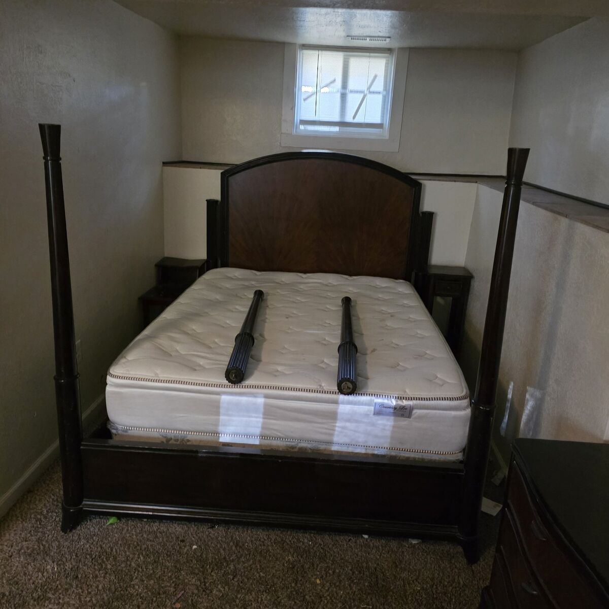 Queen size bed