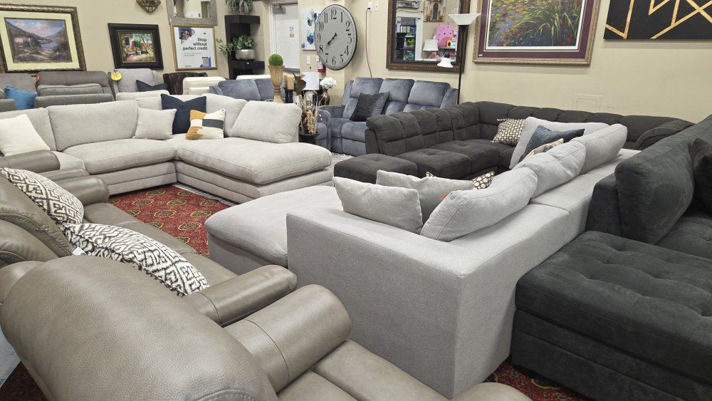 #sectionals #dresser #reclinersofa #couch #decor #