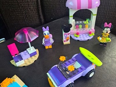 Disney Lego set Minnie's ice cream shop