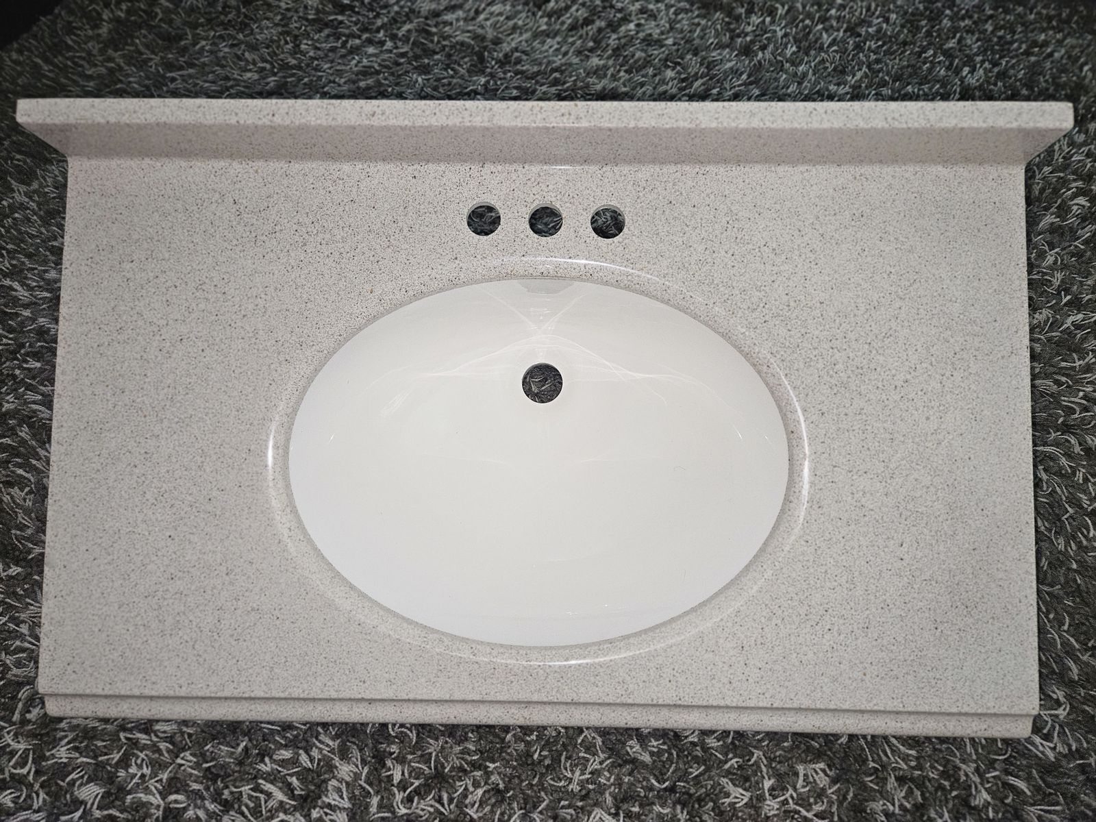 BRAND NEW Bathroom sink top. 31" x 19"