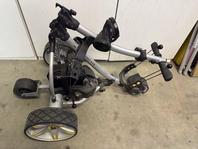 Battery powered golf cart