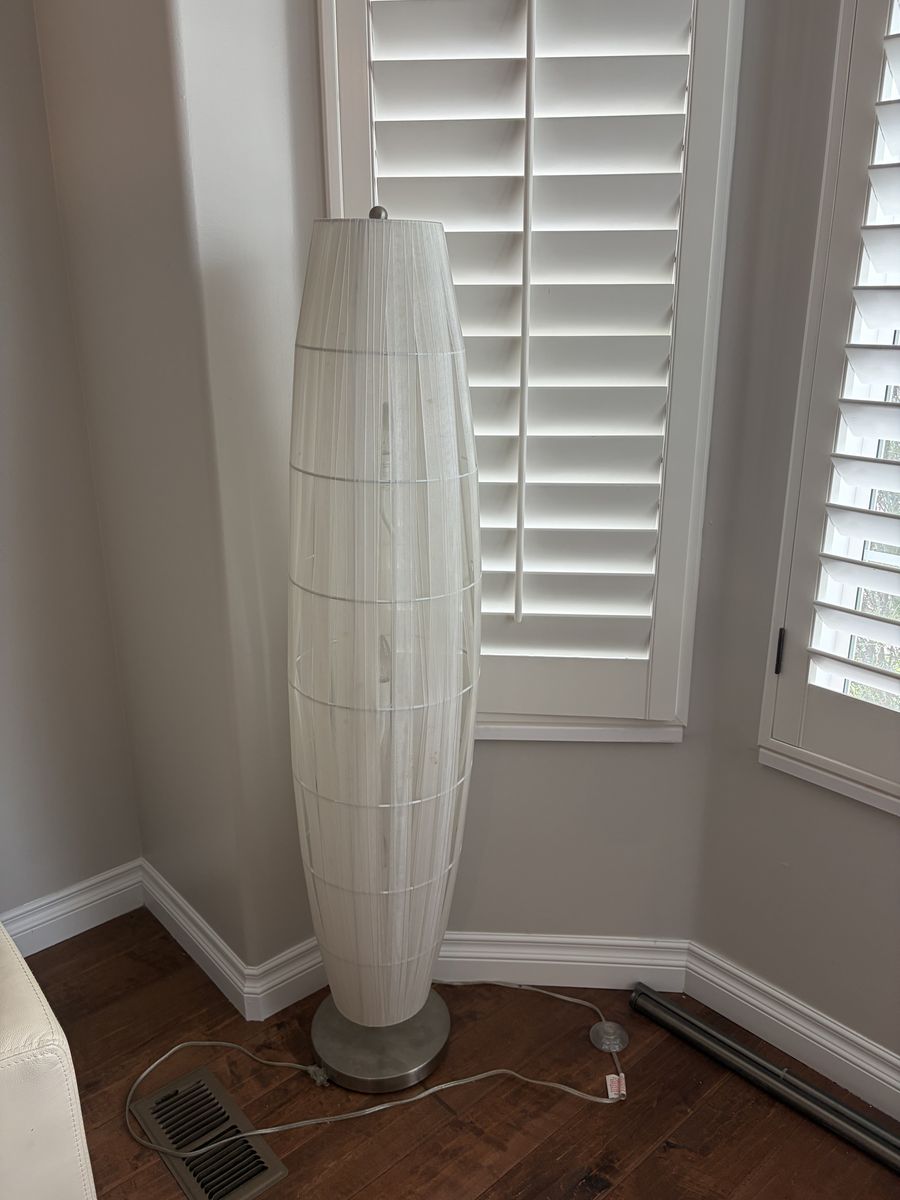 Floor lamp