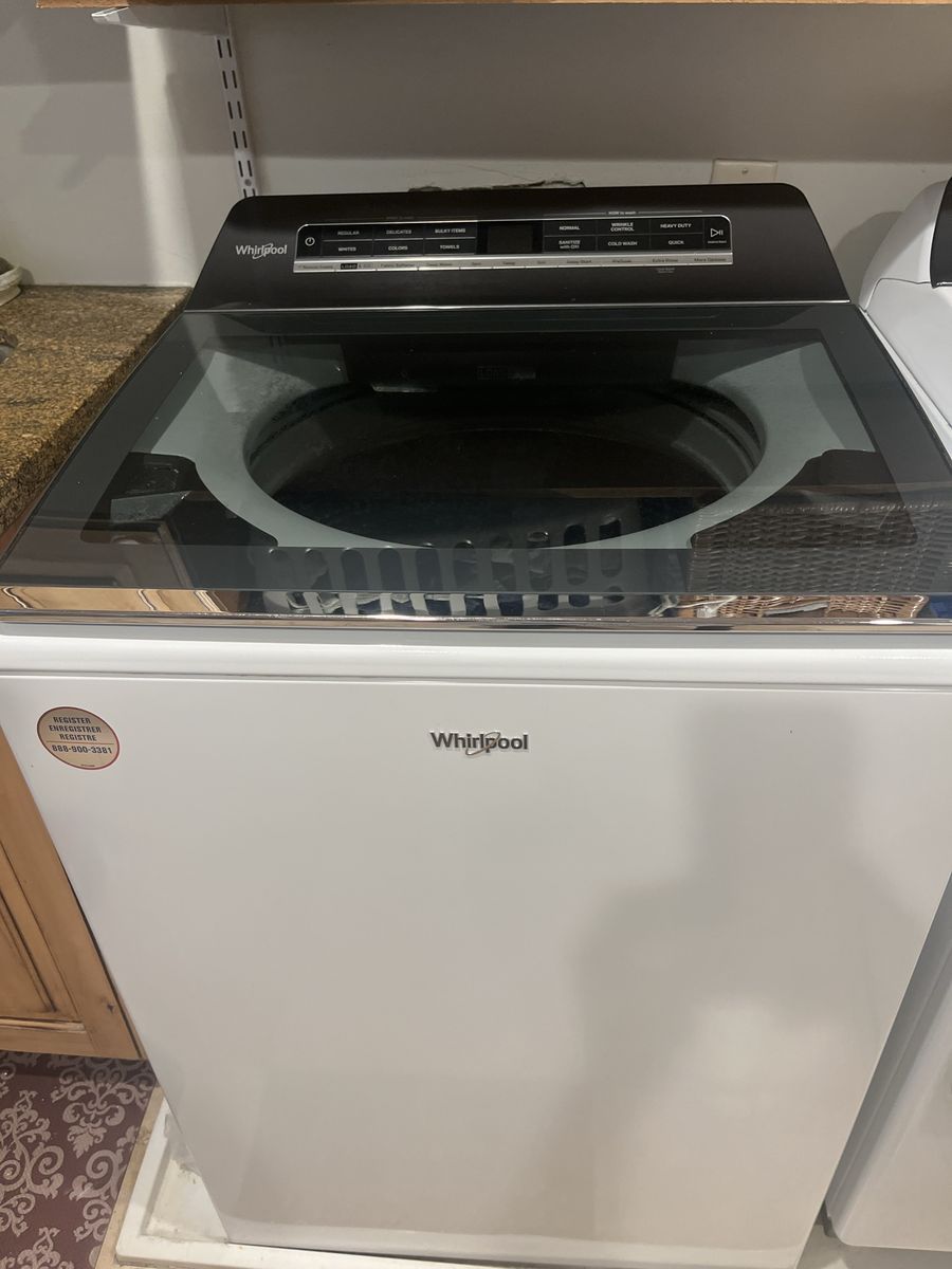 Whirlpool Top Load Washing Machine - Needs Repair (Wobbly Drum)