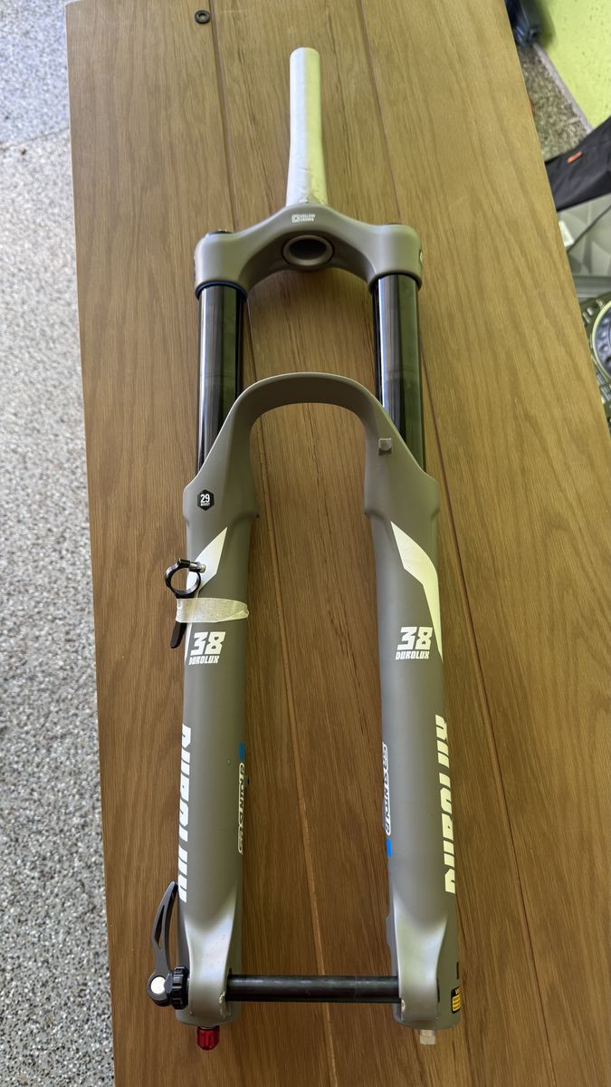 SR Suntour Durolux 38 EVO Fork