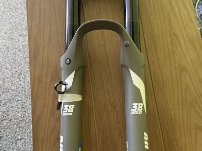 SR Suntour Durolux 38 EVO Fork