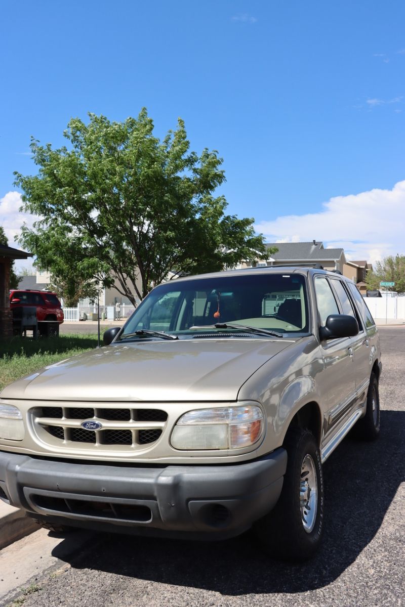 2000 Ford Explorer 