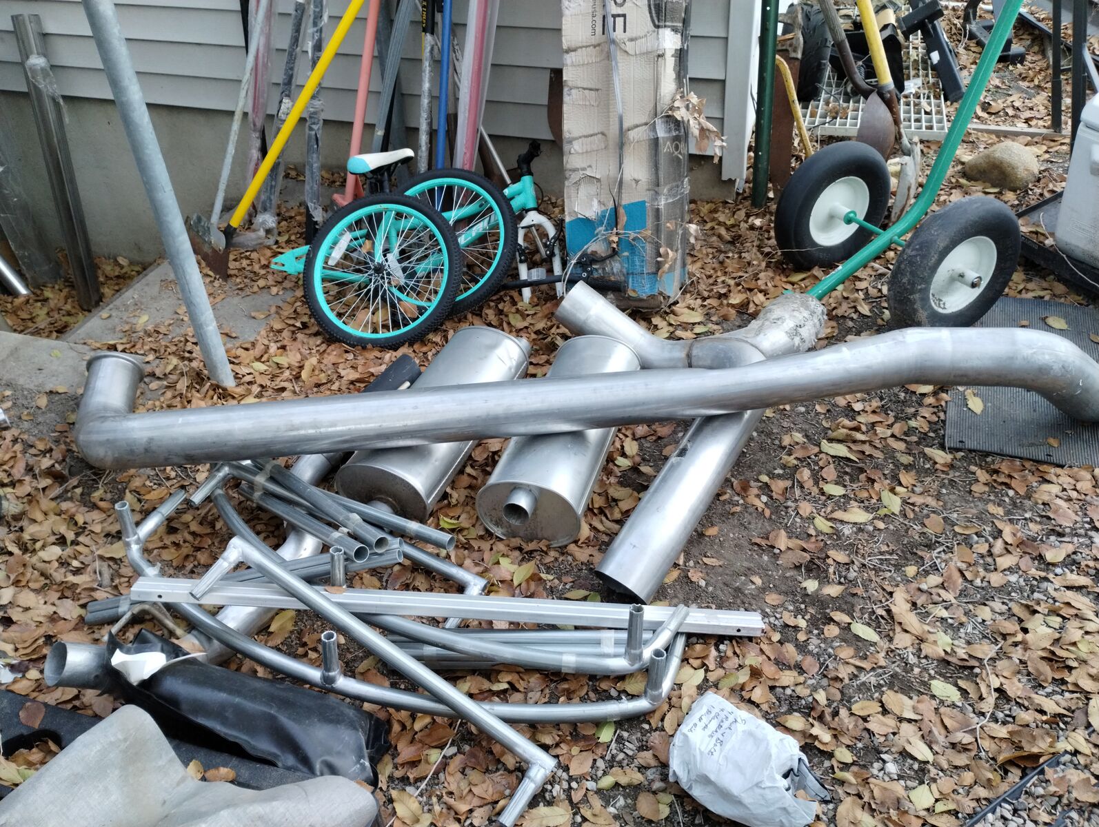 BIG RIG 5 INCH    EXHOUST PIPE AND Y PIPE AND A BUNCH OF 4INCH AND I HAVE  5 INCH CLAMPS