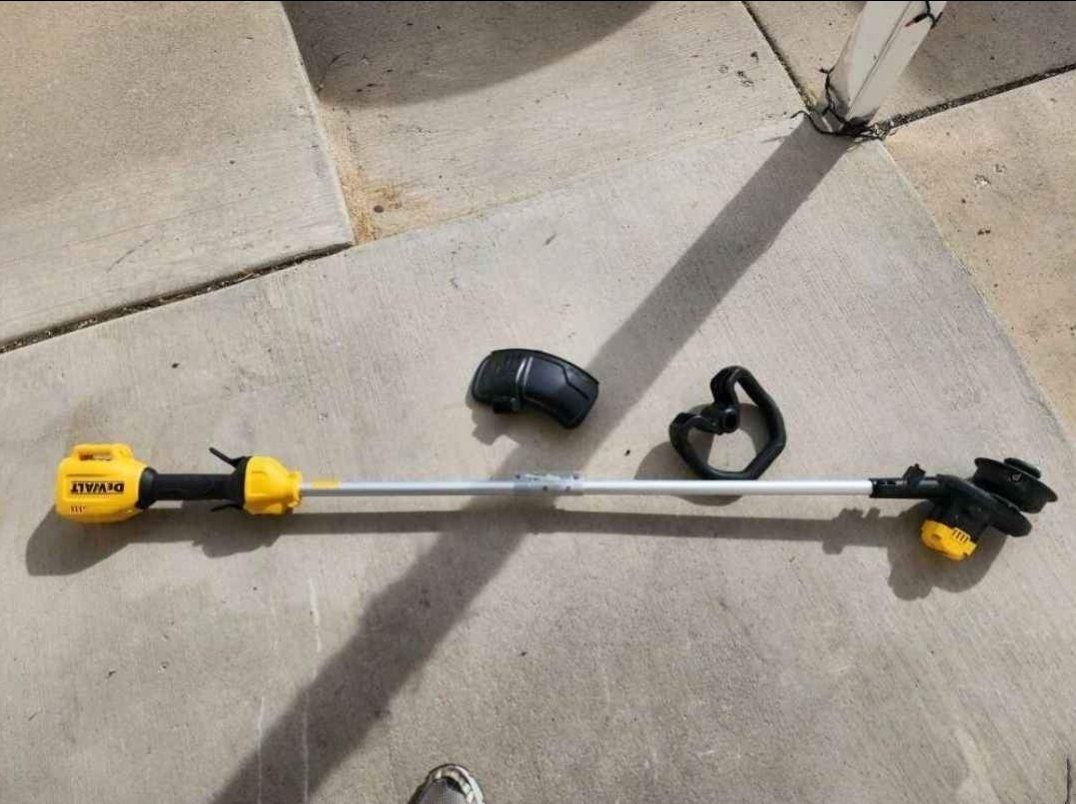 Dewalt 20V MAX Battery Powered String Trimmer