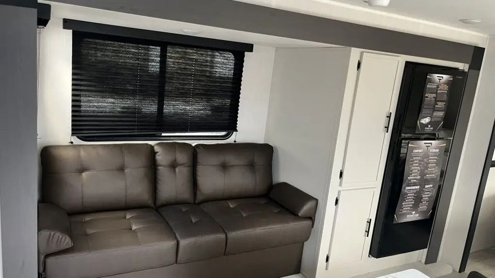 Main image 11