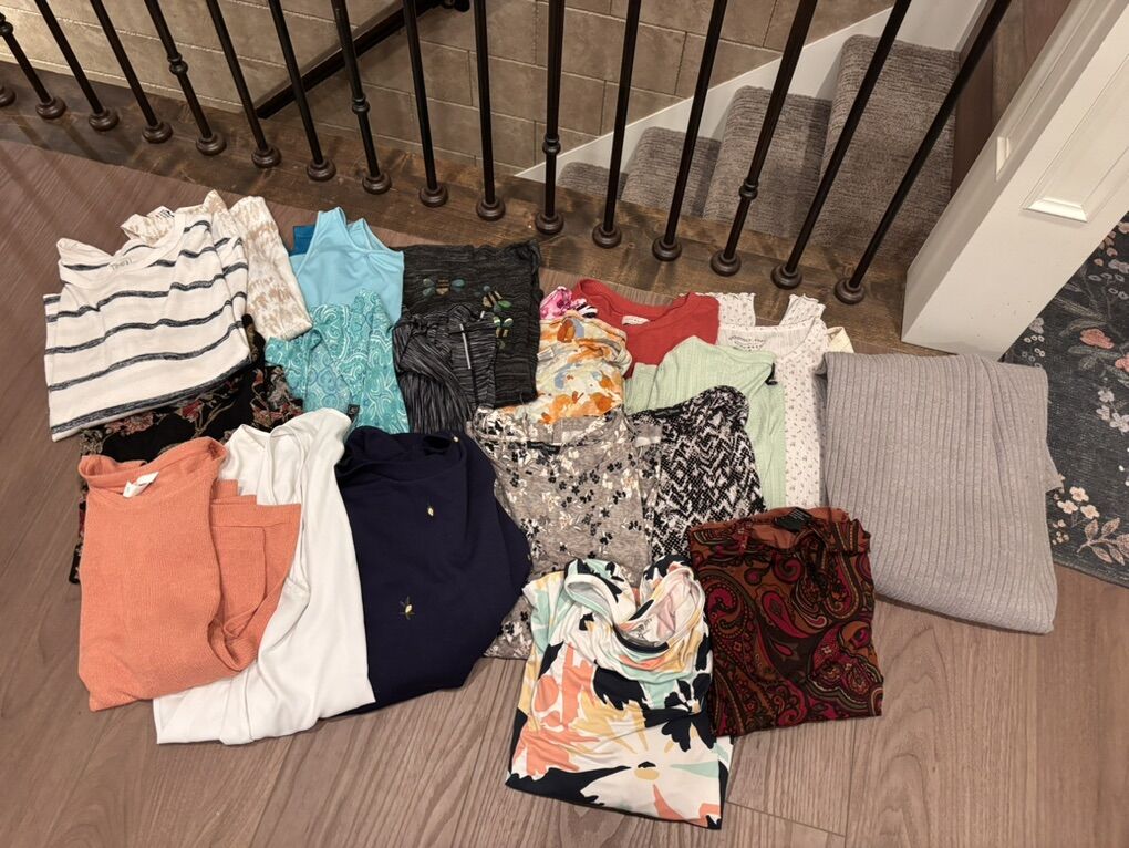 Lot Of 23 Womens 2X-3X Tops