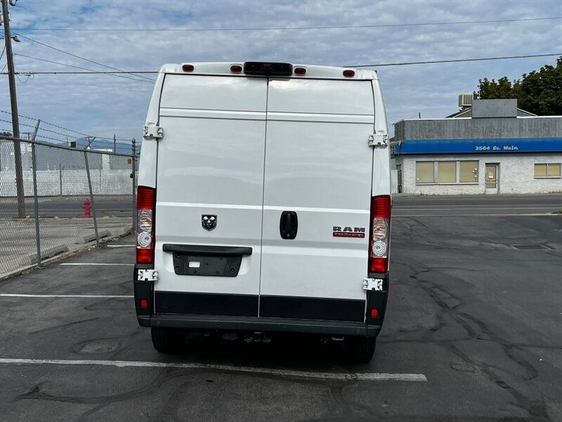 Main image 5