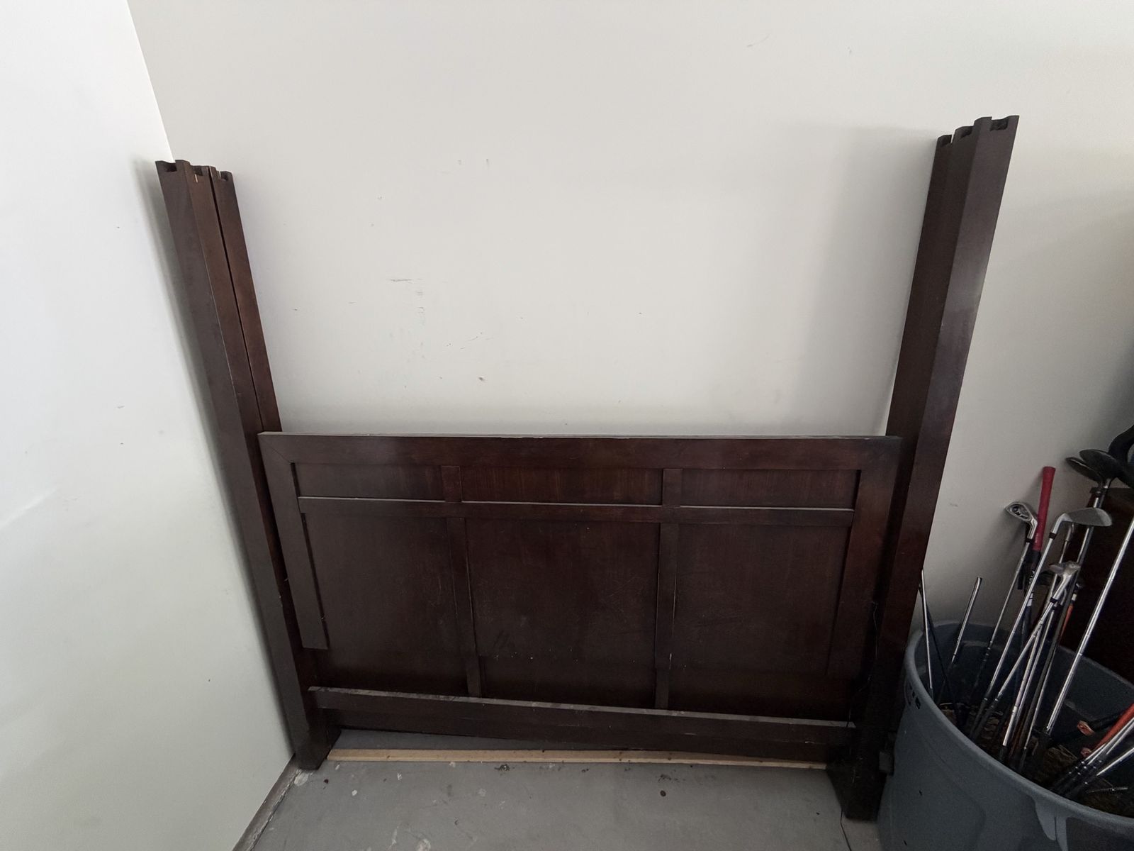 Bassett Dark cherry Wood Bed Canopy Frame Headboard & Footboard - King Size