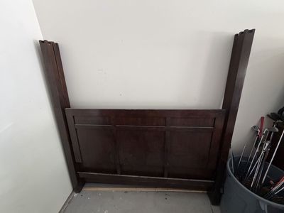 Bassett Dark cherry Wood Bed Canopy Frame Headboard & Footboard - King Size