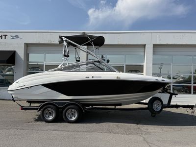 2009 21' Yamaha 212 X Bowrider
