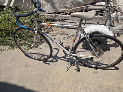Peugeot Triathalon Vintage Road Bike - White, Blue Handlebars, Kickstand, 12-Speed