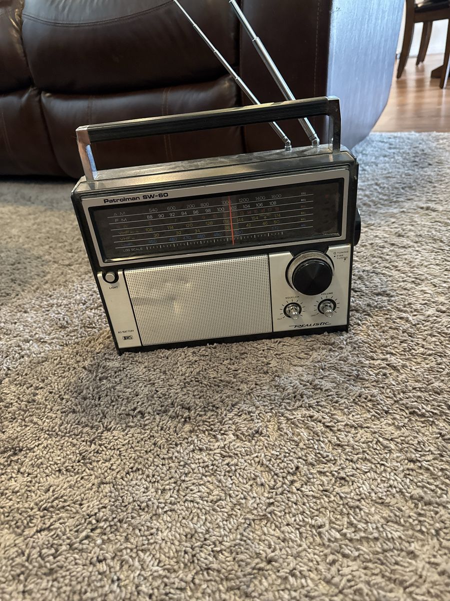 Vintage Realistic Patrolman SW-60 Portable Multi-Band Radio