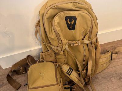 Badlands ATX 16 Backpack & Bino XR Pro Harness - Coyote