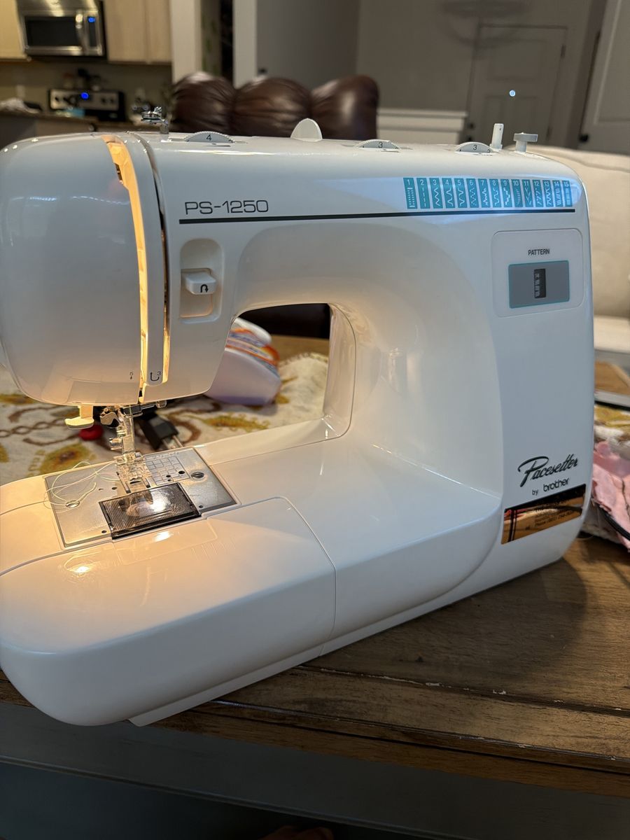 Brother Pacesetter PS-1250 Sewing Machine with Accessories