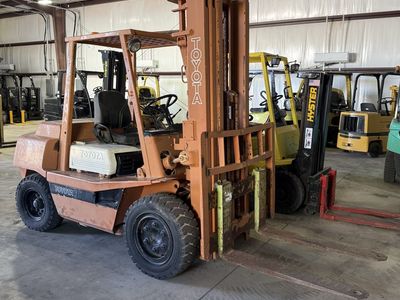 1990 Toyota forklift Triple stage 8k rated dirt