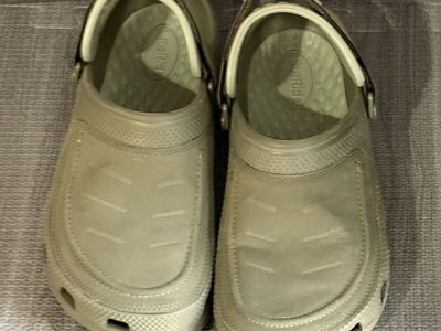 Crocs Yukon Vista II Clogs men’s size 9 shoes camo green color $20 cash/venmo in Draper