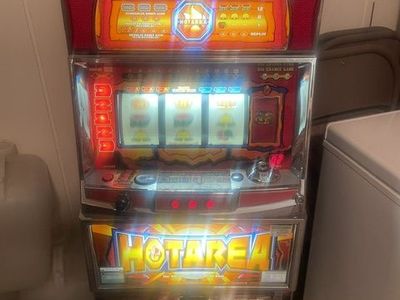 2 Slot Machines