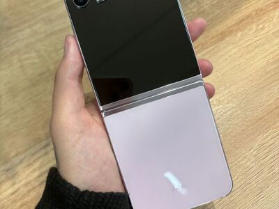 Samsung Galaxy Z Flip 5 5G- 256GB - Unlocked