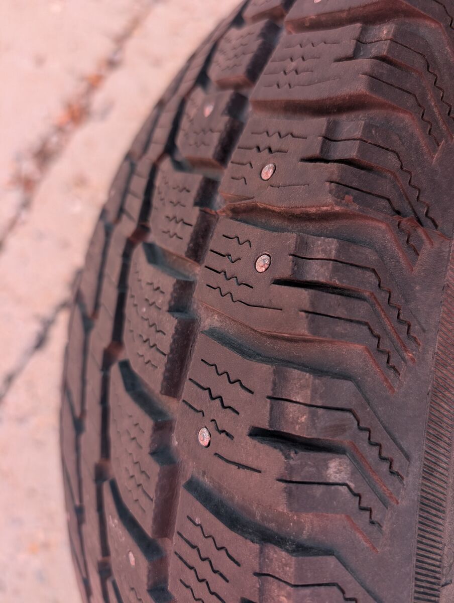 Wintercat 245/65R17 studded snow tires