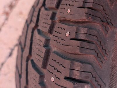 Wintercat 245/65R17 studded snow tires