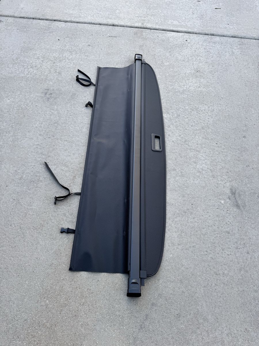 Toyota 4runner Retractable Cargo Cover