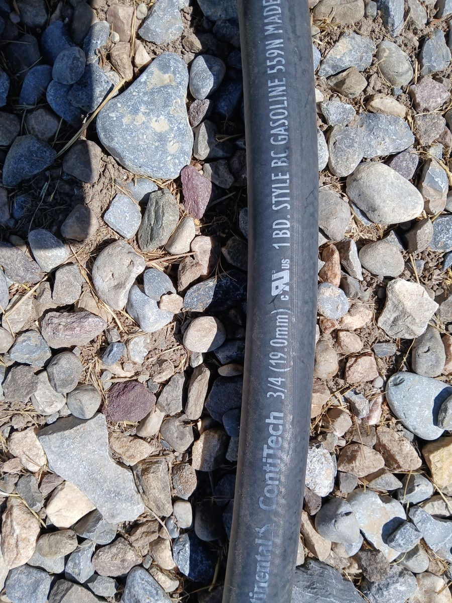 Fuel dispensing hose