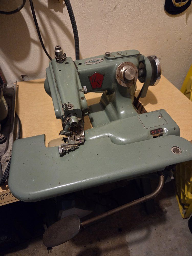 Hemmer  sewing machine