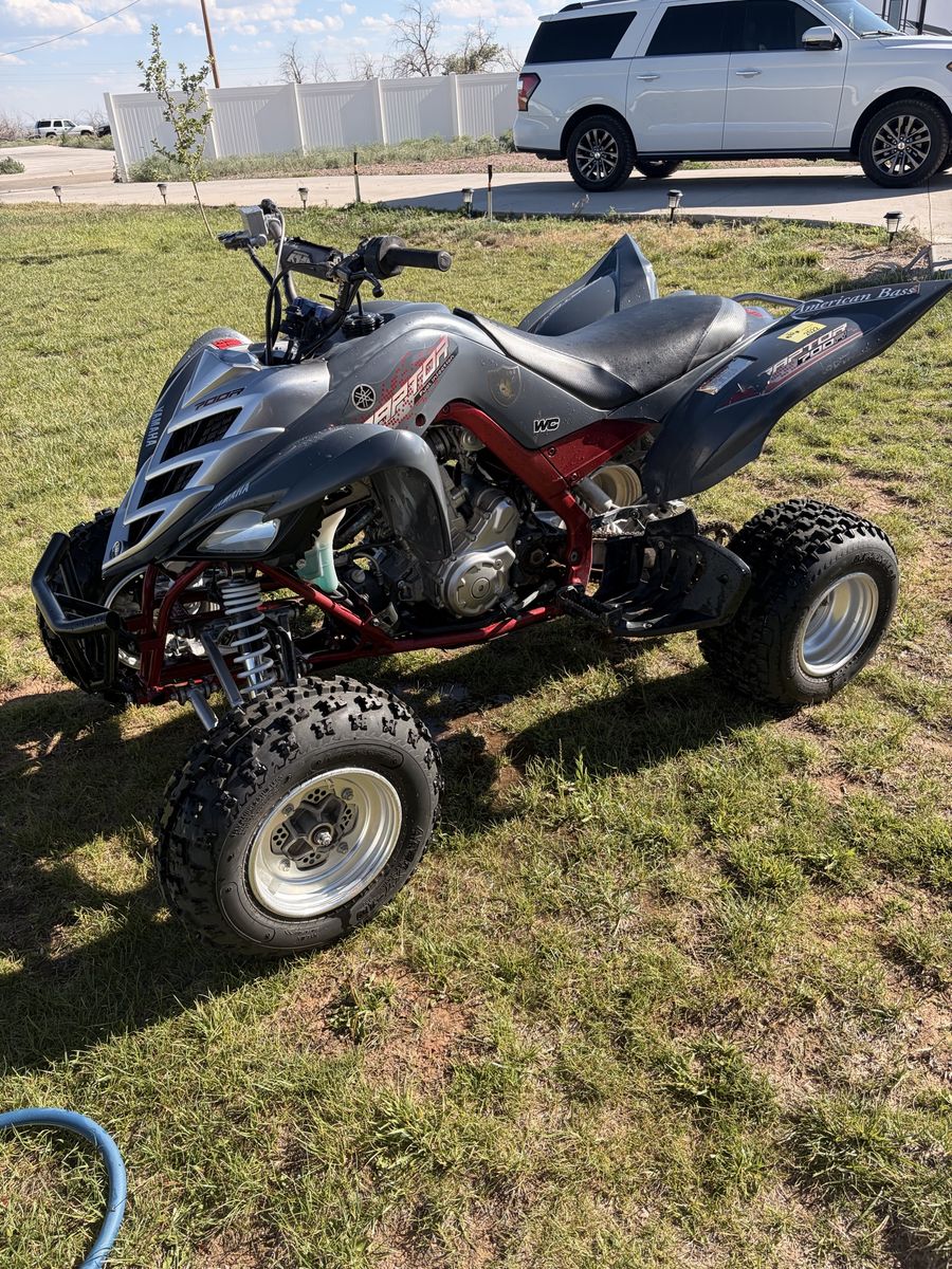 Yamaha Raptor 700R ATV - Aftermarket Upgrades: Cold Air Intake, Dinojet, Big Guns Exhaust, Hot Cams, Twist Throttle