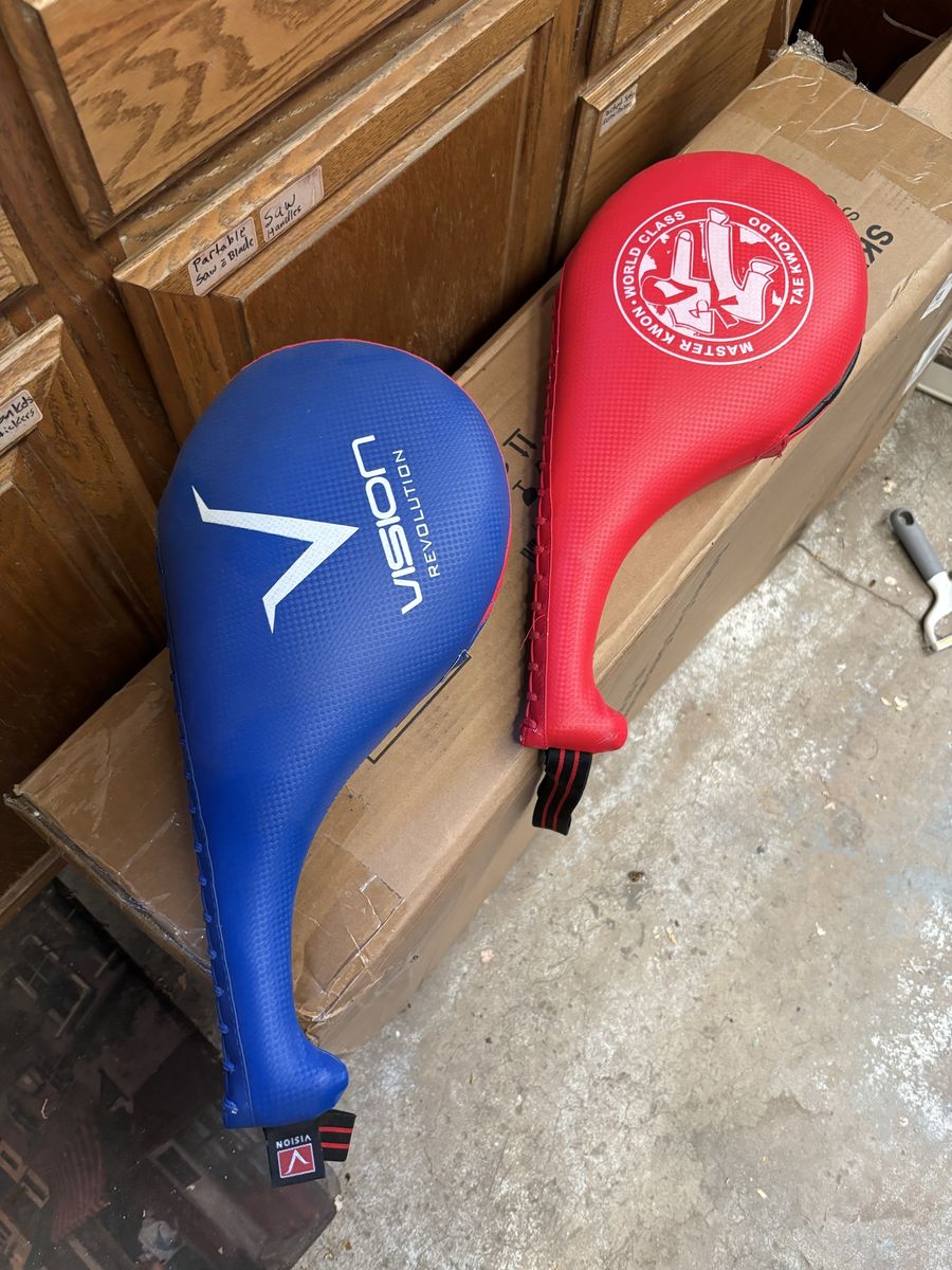 Vision Revolution Tae Kwon Do Kick Pads (Blue/Red)