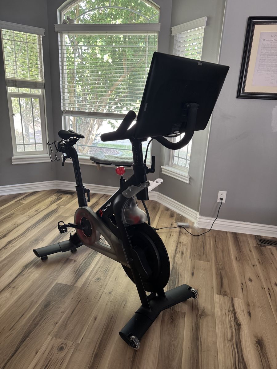 Peloton Bike Exercise Bike - At-Home Cardio & Strength Training