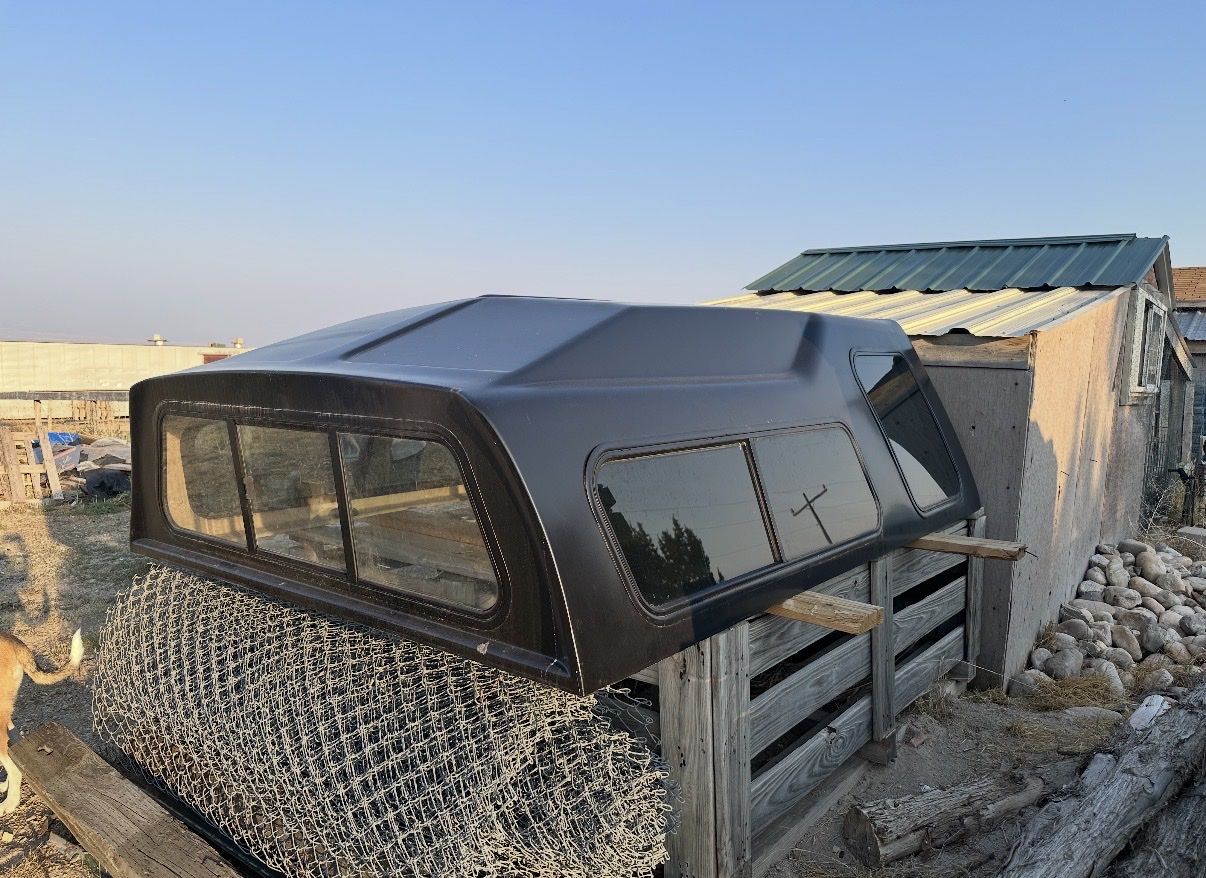 LEER 122 Truck Cap – Dodge Ram Long Bed (8ft)