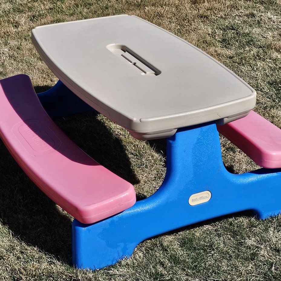 Little Tikes Picnic Table FOLDABLE