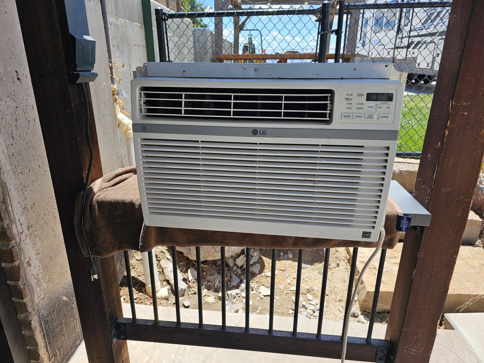 LG 10,000 BTU Smart Window Air Conditioner