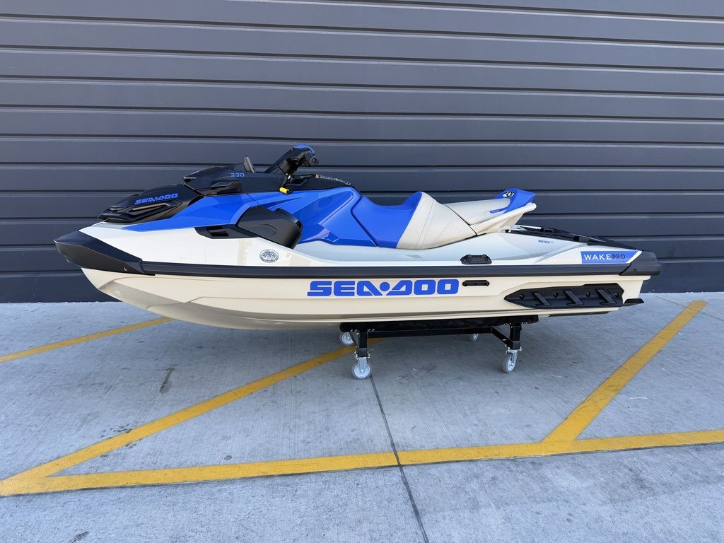 2026 Sea-Doo Wake™ Pro 230