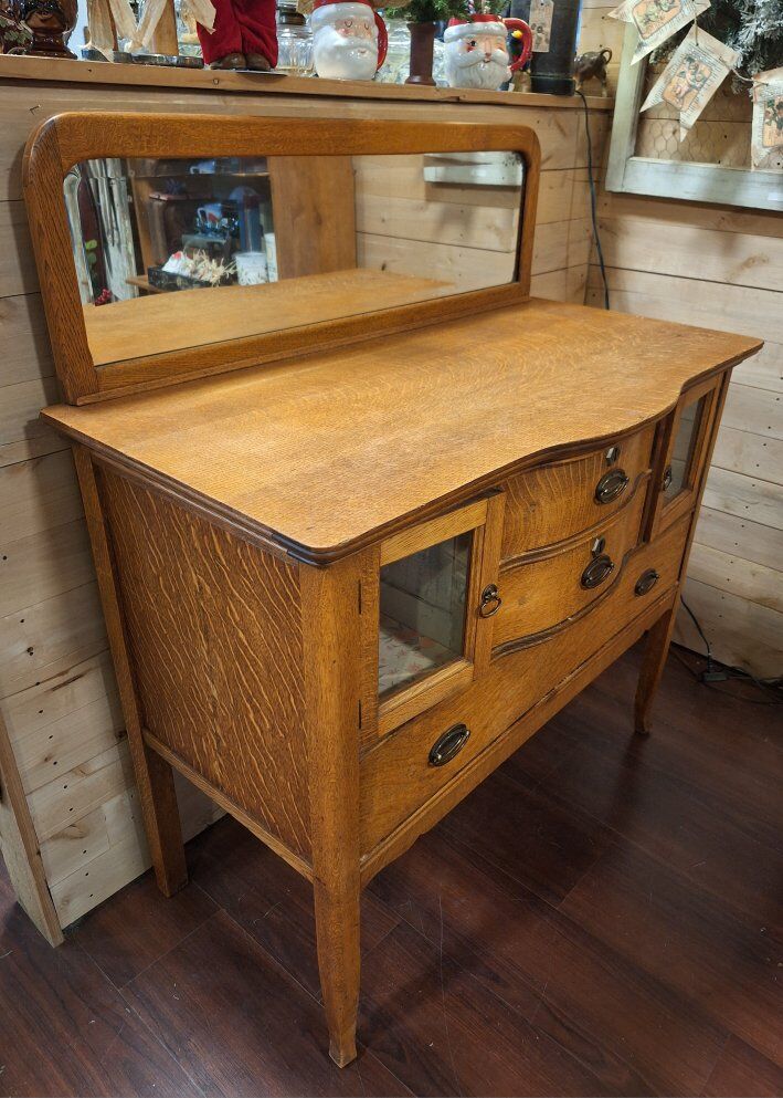 Beautiful Antique Arts/Crafts Tiger Oak Buffet