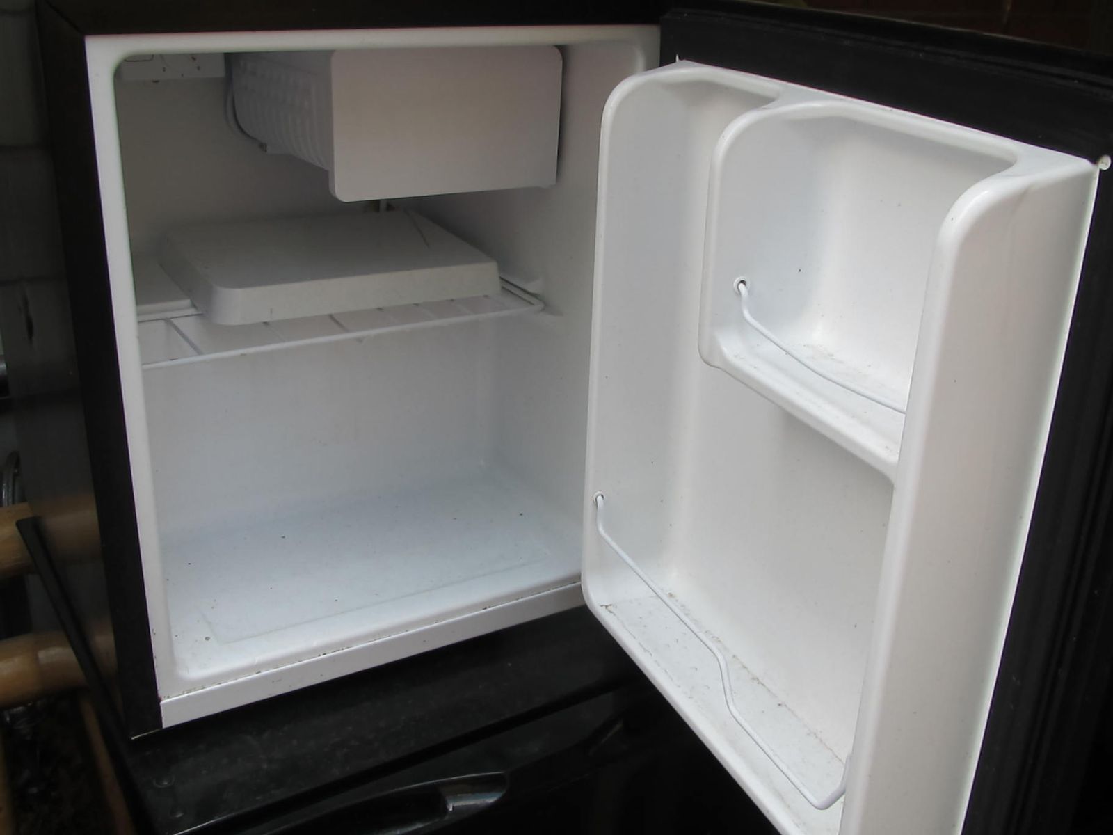 Hisense mini refrigerator w chiller