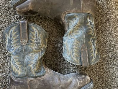Size 11 Ariat Steele toe work boots