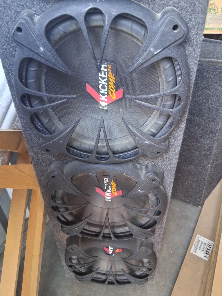Kicker CompVR 12 in. Subwoofers with cast aluminum grilles, like new. 