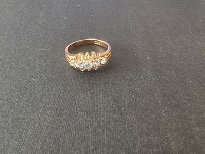 Elegant Gold Tone Band Ring with 5 Clear CZ Stones - Dainty & Classic Design - size 8
