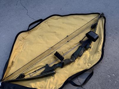 Vintage Browning 4-Pulley Compound Bow w/ Quiver & Soft Case