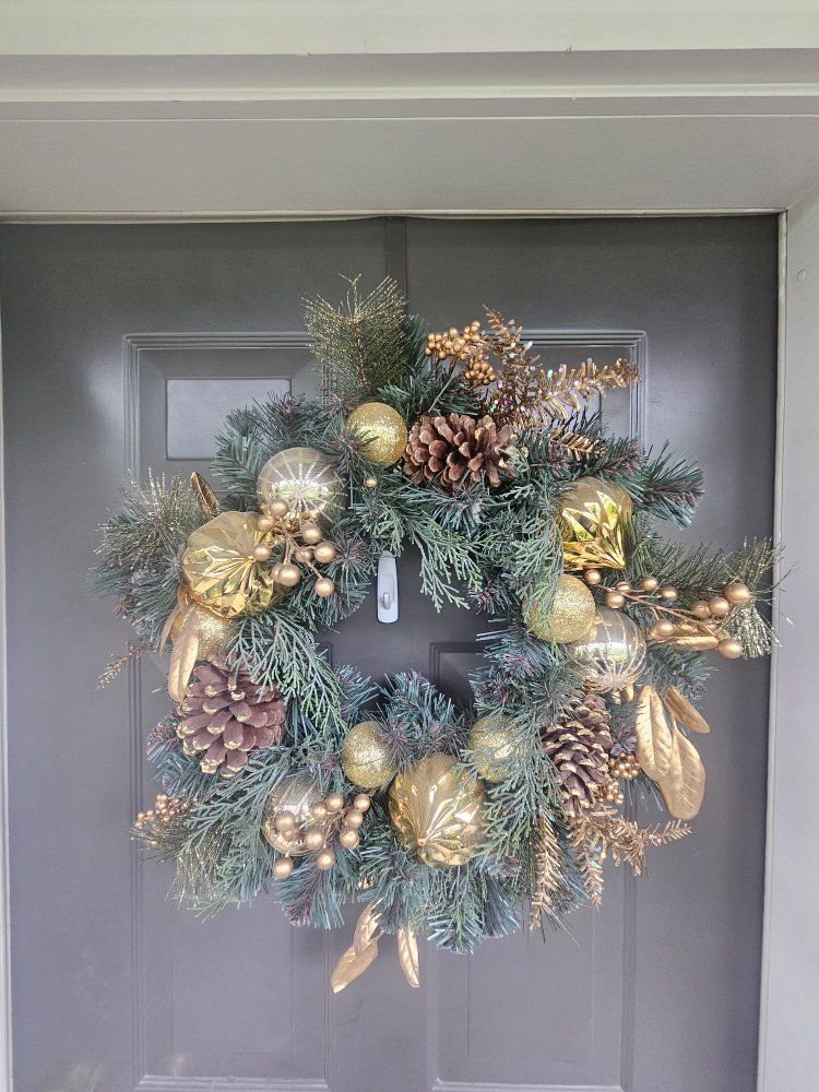 Christmas Wreath w/ Gold Embellishments