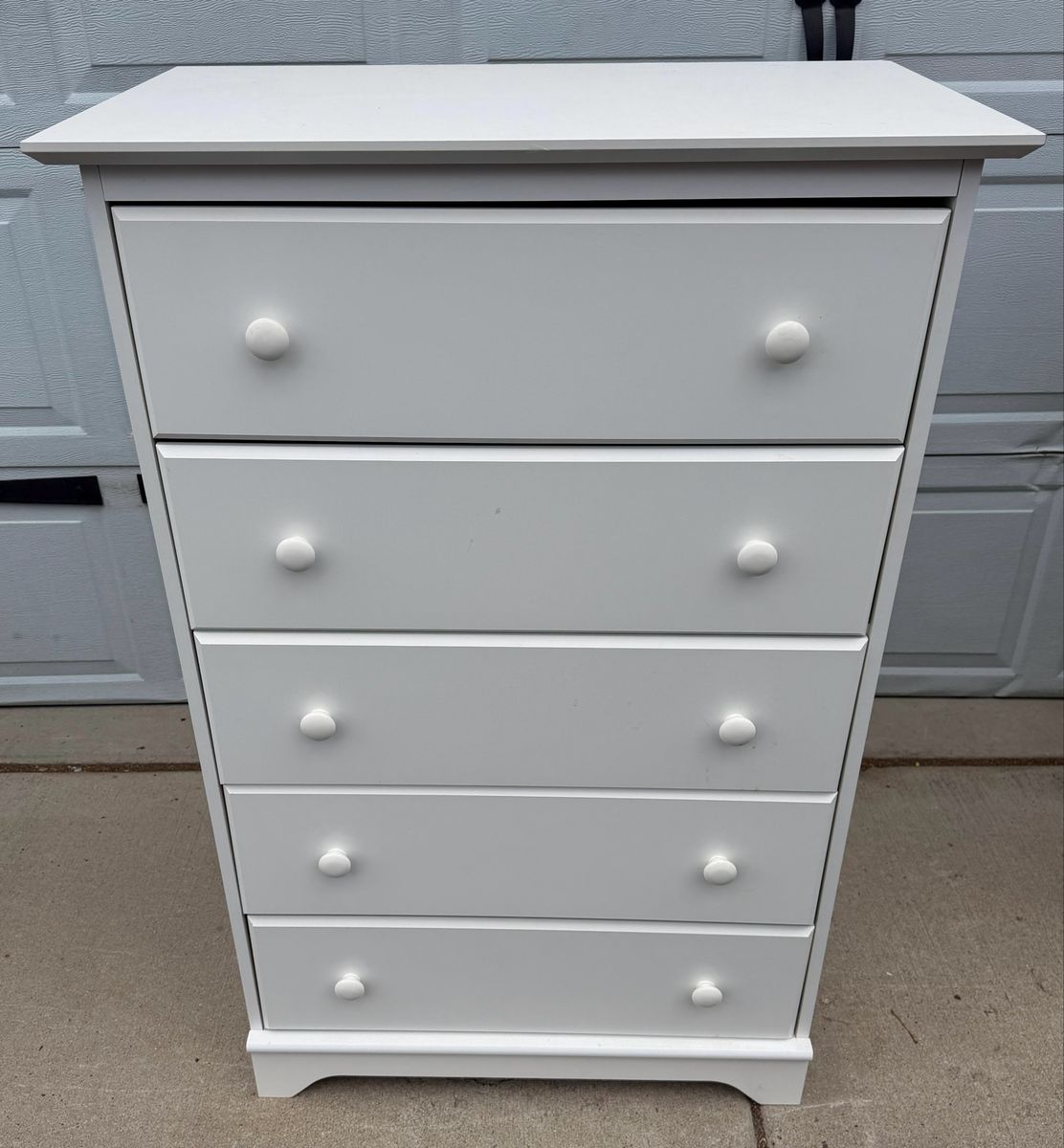 Cute white dresser